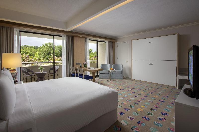 اتاق لوکس سه تخته, Concorde Hotel Singapore