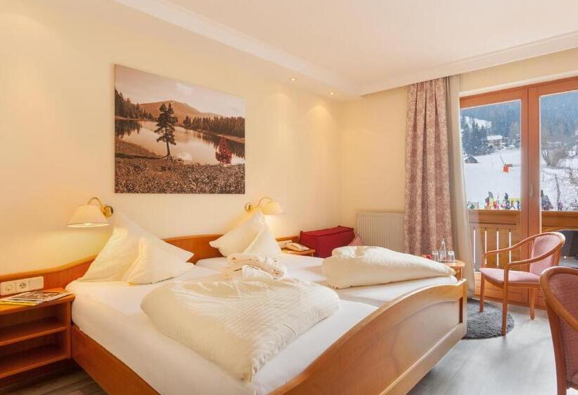 Номер Стандарт с Балконом, Family & Sporthotel Kärntnerhof