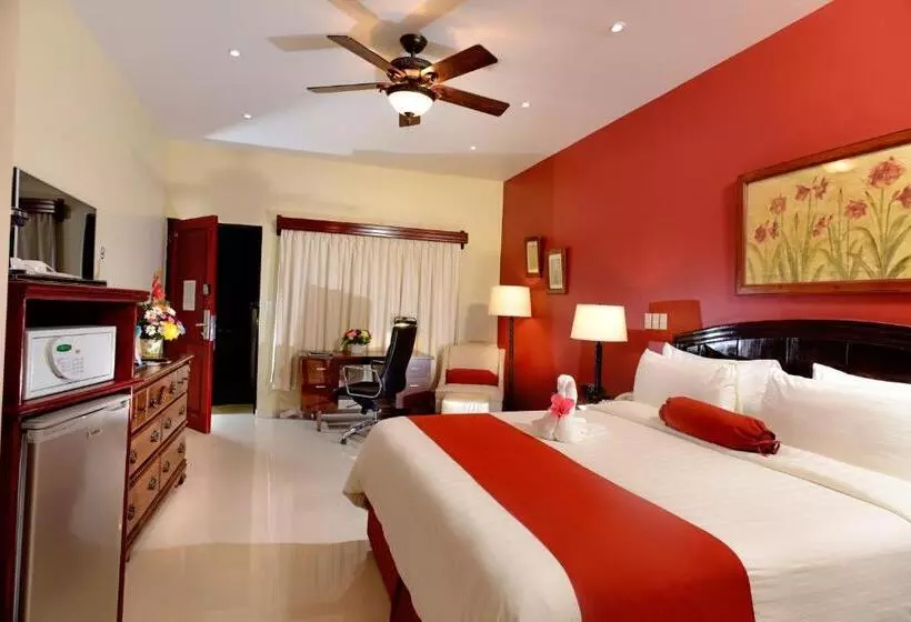 キングサイズベッドのデラックスルーム, Best Western Plus Belize Biltmore Plaza