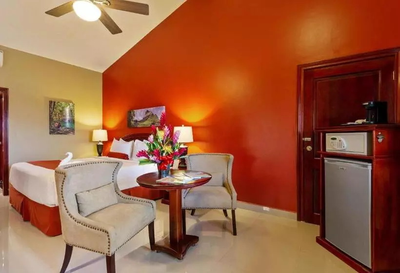 キングサイズベッドのデラックスルーム, Best Western Plus Belize Biltmore Plaza