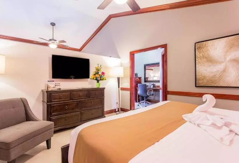 キングサイズベッドのジュニアスイート, Best Western Plus Belize Biltmore Plaza