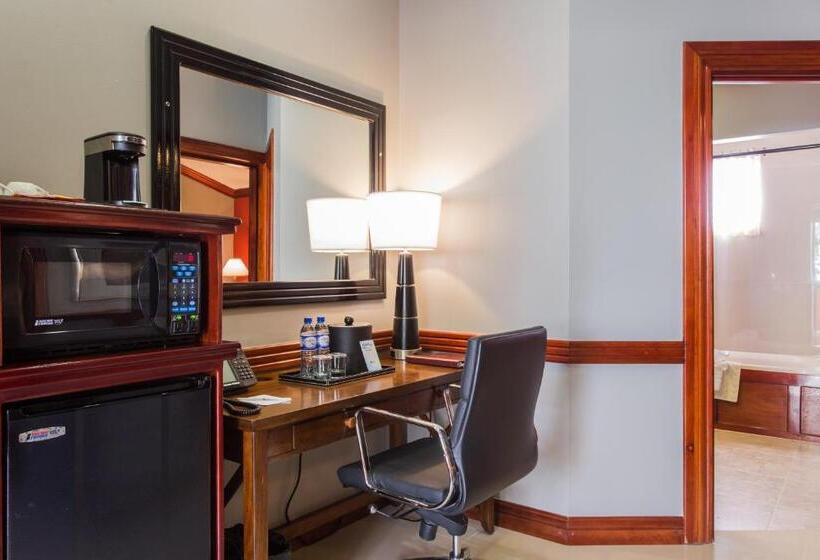 주니어 스위트 킹사이즈 침대, Best Western Plus Belize Biltmore Plaza
