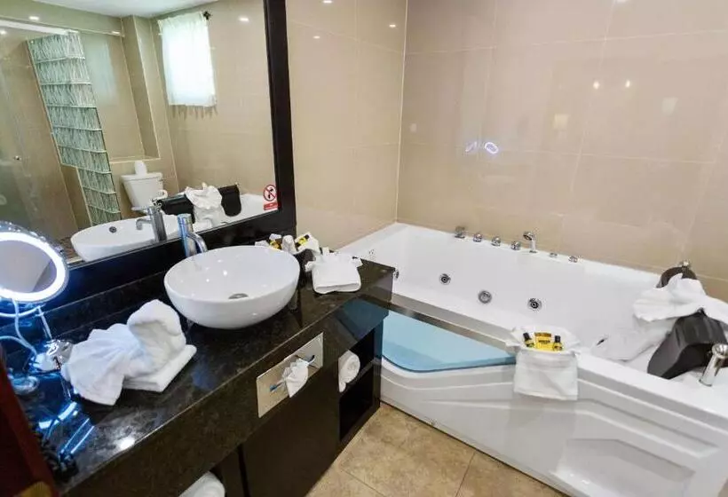 キングサイズベッドのジュニアスイート, Best Western Plus Belize Biltmore Plaza