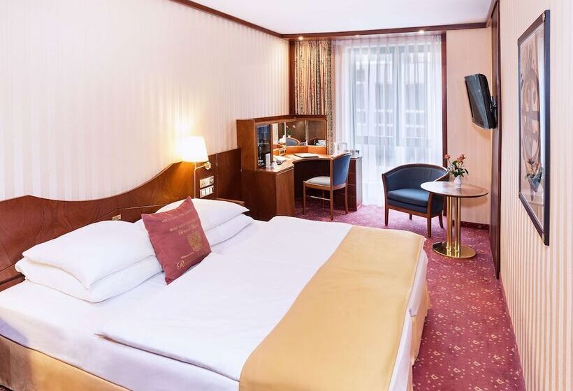 Номер Комфорт, Best Western Premier Grand Hotel Russischer Hof