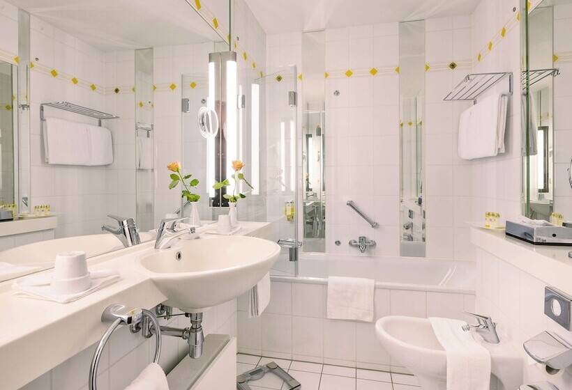 סוויטה, Best Western Premier Grand Hotel Russischer Hof