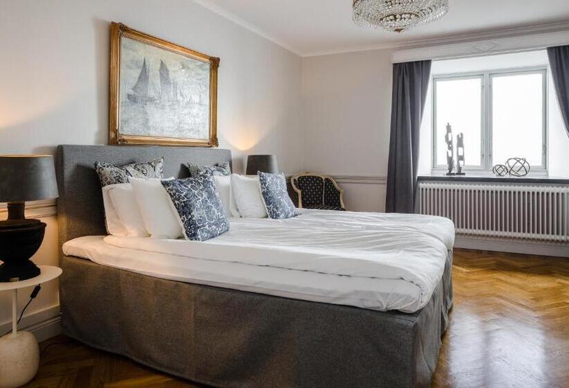Suite with lake view, Gyllene Uttern