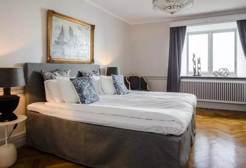 Suite with lake view, Gyllene Uttern