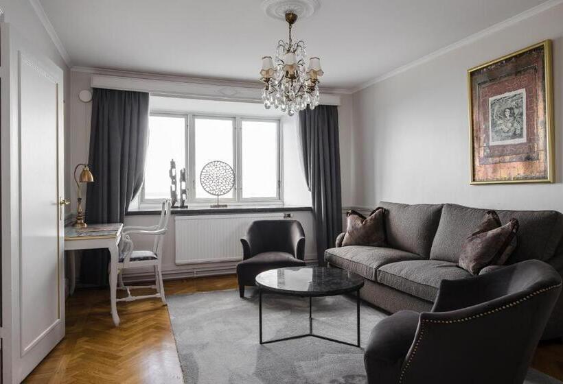 Suite with lake view, Gyllene Uttern