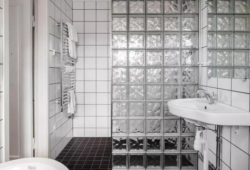 Suite with lake view, Gyllene Uttern