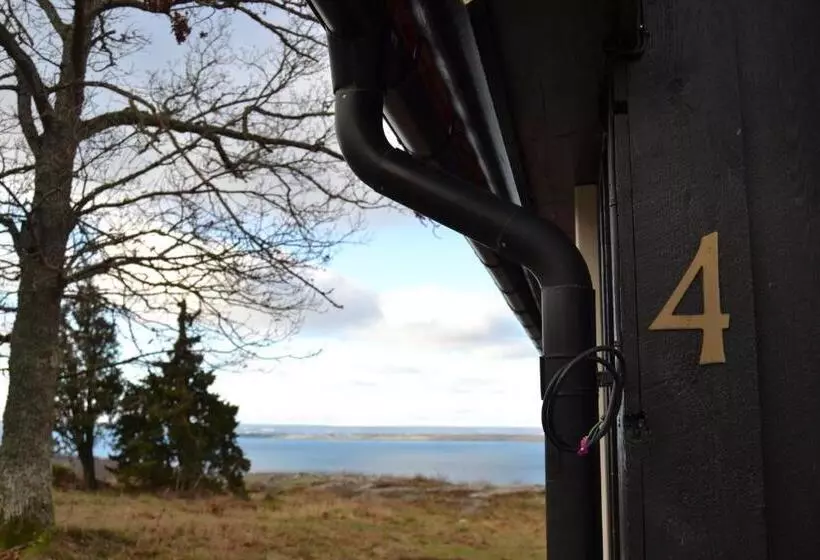 Talo 1 Makuuhuone, Gyllene Uttern
