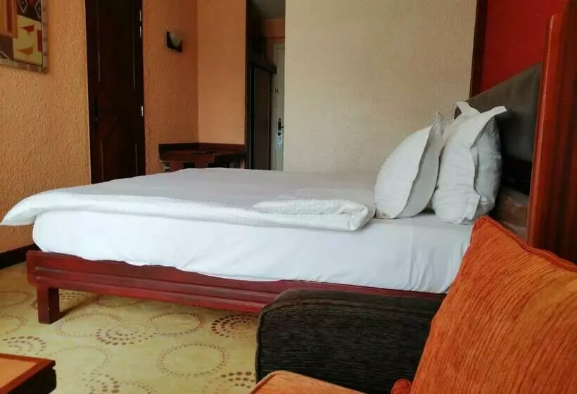 سوییت جونیور, Jardin Savana Dakar