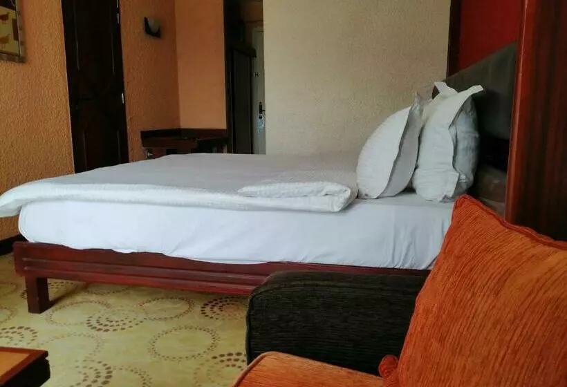 سوییت جونیور, Jardin Savana Dakar