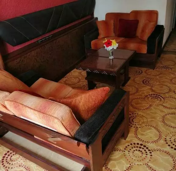 سوییت جونیور, Jardin Savana Dakar
