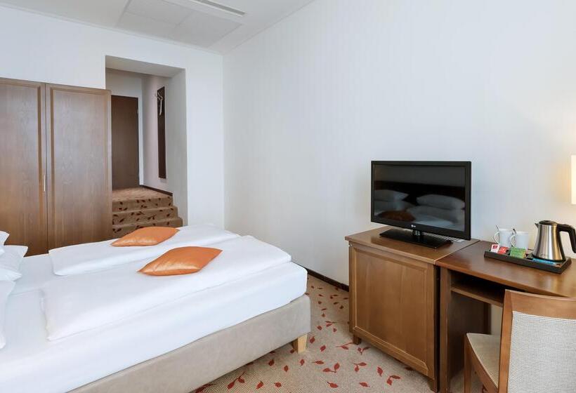 Familienzimmer, Rathauspark Wien, A Member Of Radisson Individuals