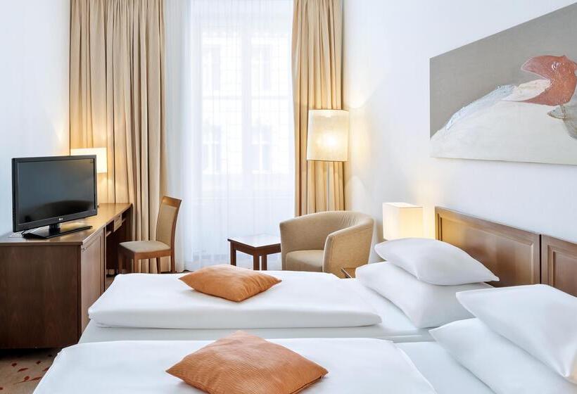 Familienzimmer, Rathauspark Wien, A Member Of Radisson Individuals