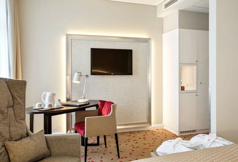 Superior-Zimmer, Rathauspark Wien, A Member Of Radisson Individuals