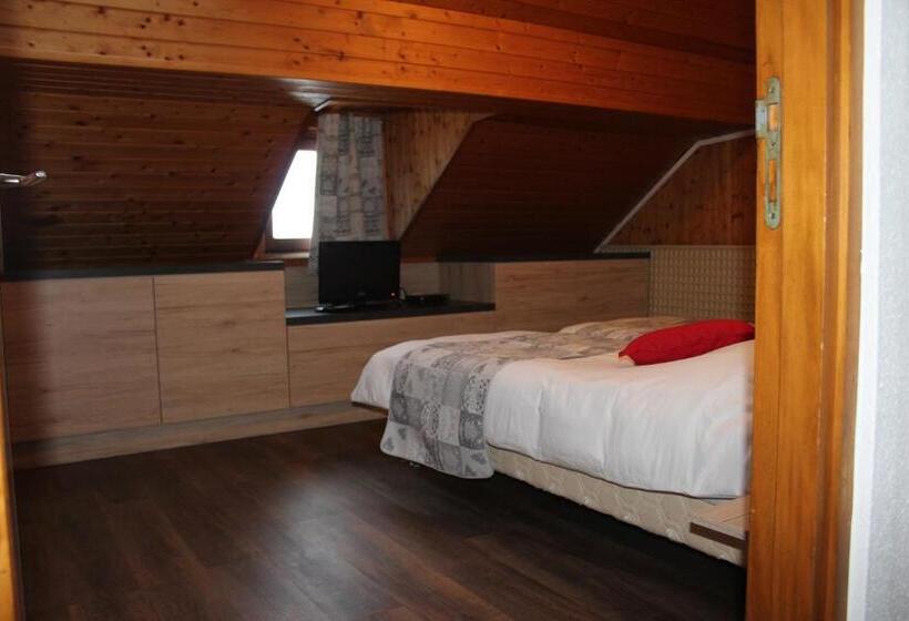 חדר משפחתי, Restaurant Du Haut Du Roc