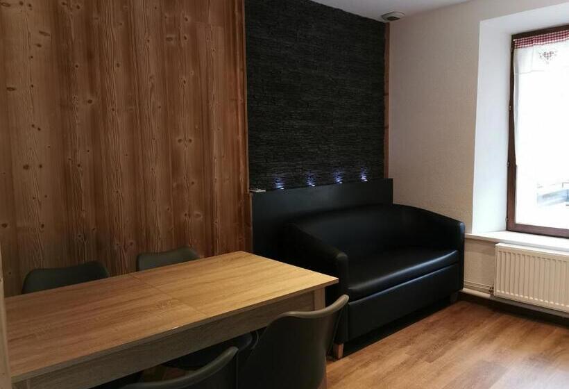 דירת שני חדרים, Restaurant Du Haut Du Roc