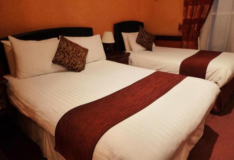 חדר סטנדרט יחיד, Russell Court