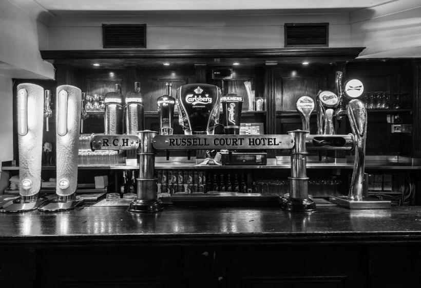 חדר סטנדרט יחיד, Russell Court