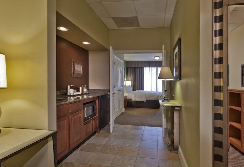 سوییت, The Rockville Hotel, A Ramada By Wyndham