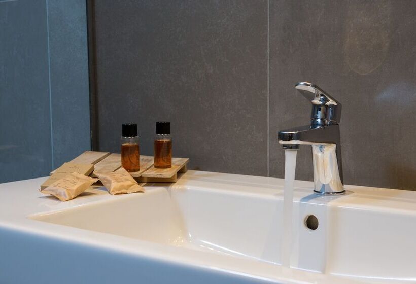 חדר דלוקס לשלושה, Toscana Ambassador