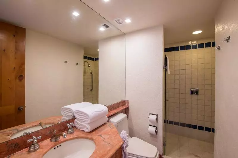 استودیوی لوکس, Club Regina Puerto Vallarta