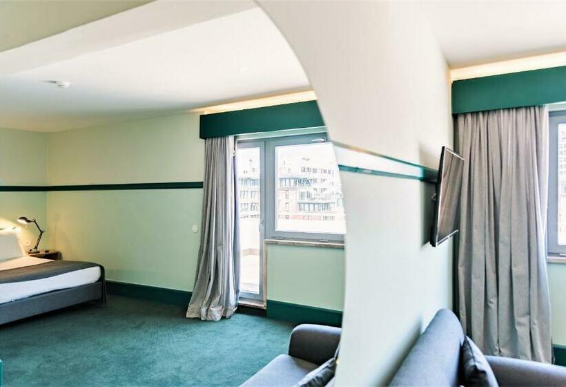سوییت جونیور, Holiday Inn Express And Suites Lisbon Principe Real By Ihg