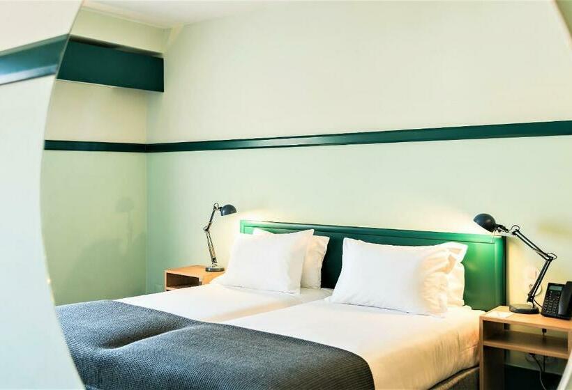 اتاق استاندارد با چشمانداز رودخانه, Holiday Inn Express And Suites Lisbon Principe Real By Ihg