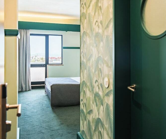 اتاق استاندارد با چشمانداز رودخانه, Holiday Inn Express And Suites Lisbon Principe Real By Ihg