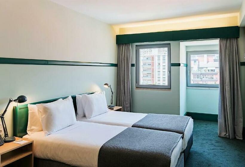 اتاق استاندارد, Holiday Inn Express And Suites Lisbon Principe Real By Ihg