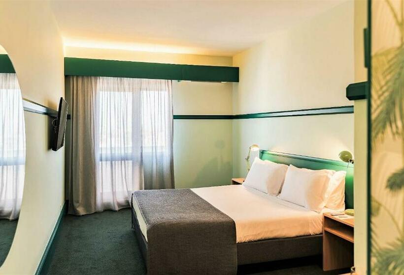 اتاق استاندارد, Holiday Inn Express And Suites Lisbon Principe Real By Ihg