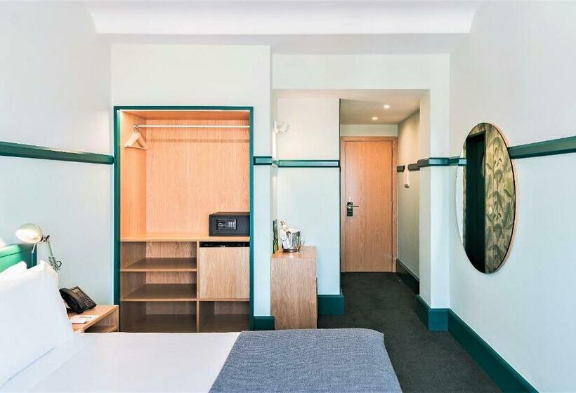 اتاق استاندارد, Holiday Inn Express And Suites Lisbon Principe Real By Ihg