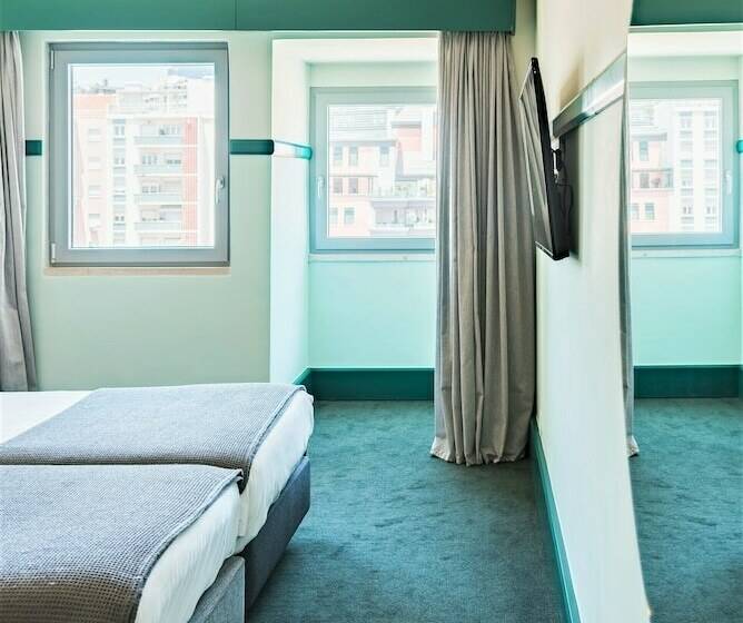 اتاق استاندارد, Holiday Inn Express And Suites Lisbon Principe Real By Ihg