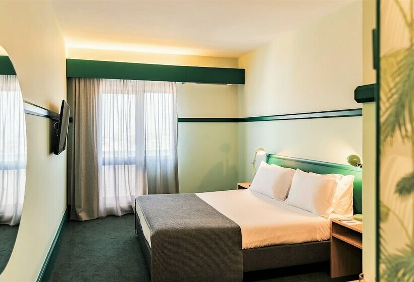 اتاق استاندارد, Holiday Inn Express And Suites Lisbon Principe Real By Ihg