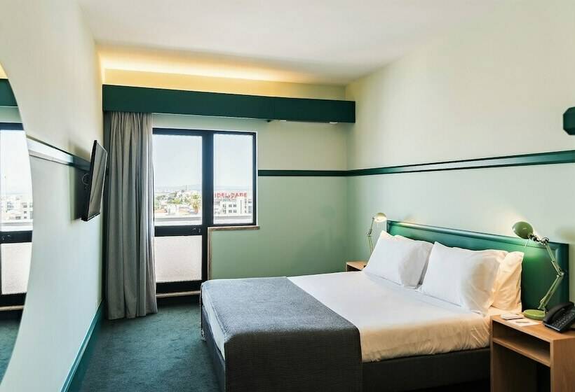 اتاق استاندارد, Holiday Inn Express And Suites Lisbon Principe Real By Ihg