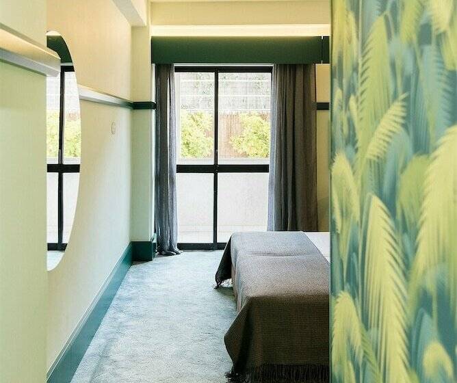 اتاق استاندارد با بالکن, Holiday Inn Express And Suites Lisbon Principe Real By Ihg