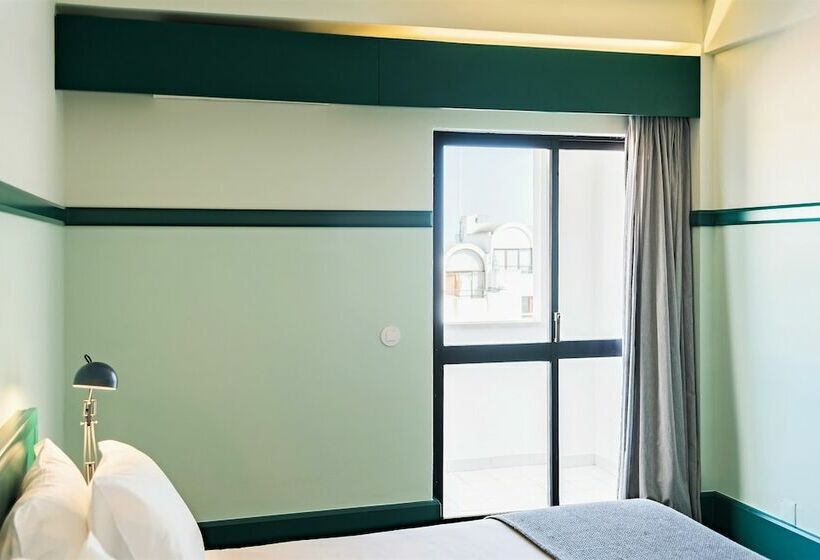 اتاق استاندارد با بالکن, Holiday Inn Express And Suites Lisbon Principe Real By Ihg