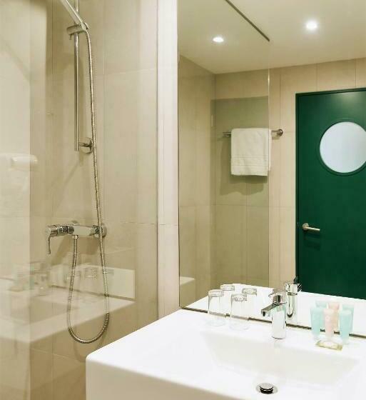 اتاق استاندارد یک نفره, Holiday Inn Express And Suites Lisbon Principe Real By Ihg