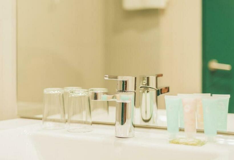 اتاق استاندارد یک نفره, Holiday Inn Express And Suites Lisbon Principe Real By Ihg