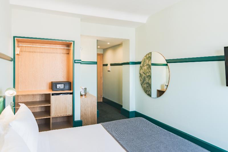 اتاق استاندارد با بالکن, Holiday Inn Express And Suites Lisbon Principe Real By Ihg