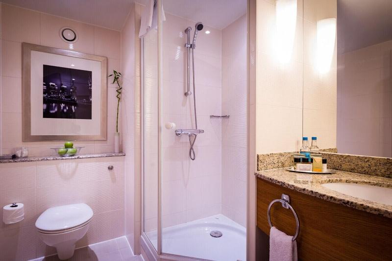 اتاق استاندارد, Holiday Inn Express And Suites Lisbon Principe Real By Ihg