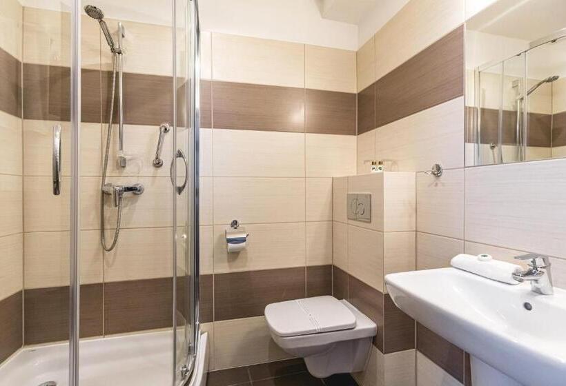 חדר דלוקס, Gromada Arka Lux