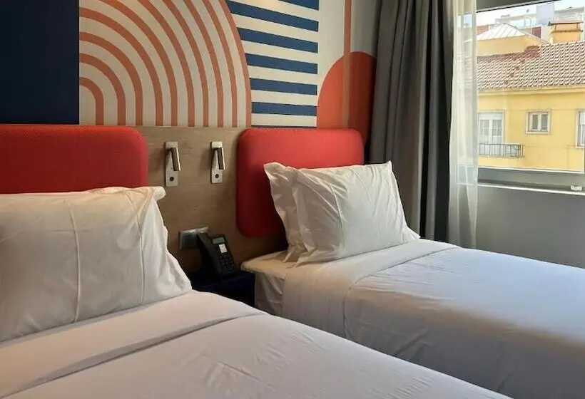 اتاق استاندارد, Holiday Inn Express And Suites Lisbon Principe Real By Ihg