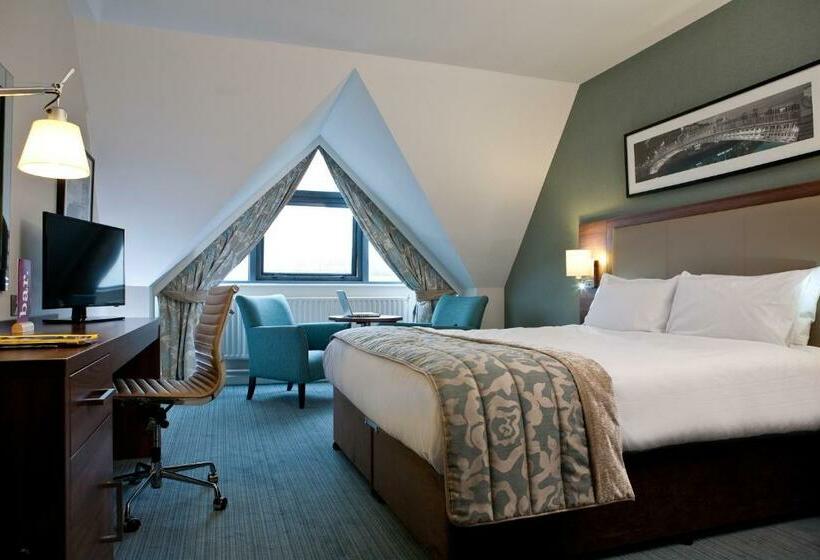 חדר אקזקיוטיב, Leonardo Dublin Christchurch