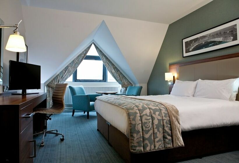 חדר אקזקיוטיב, Leonardo Dublin Christchurch