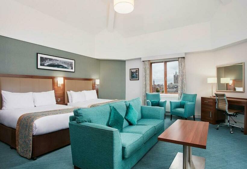 패밀리 룸, Leonardo Dublin Christchurch