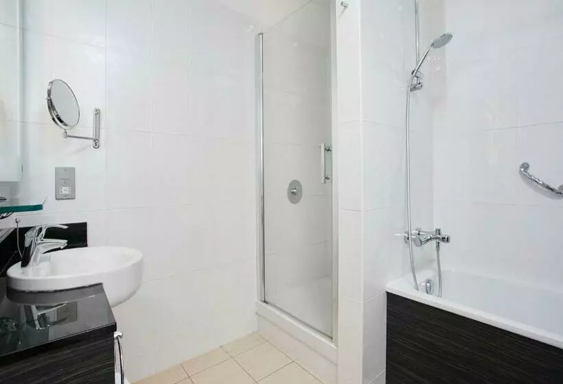 اتاق استاندارد با تخت بزرگ, Leonardo Dublin Christchurch