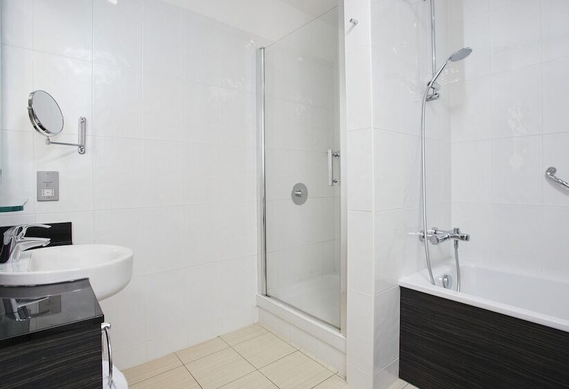 חדר סופריור, Leonardo Dublin Christchurch