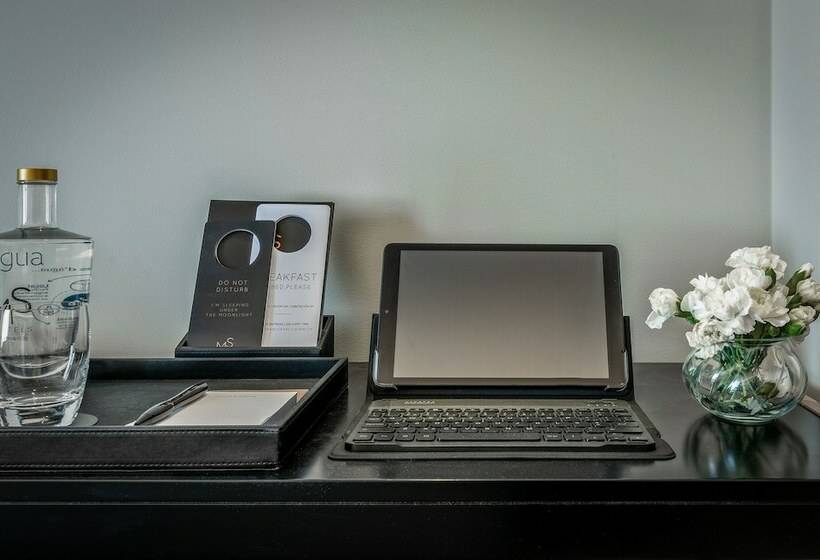 اتاق استاندارد با چشمانداز شهر, Moon & Sun Braga